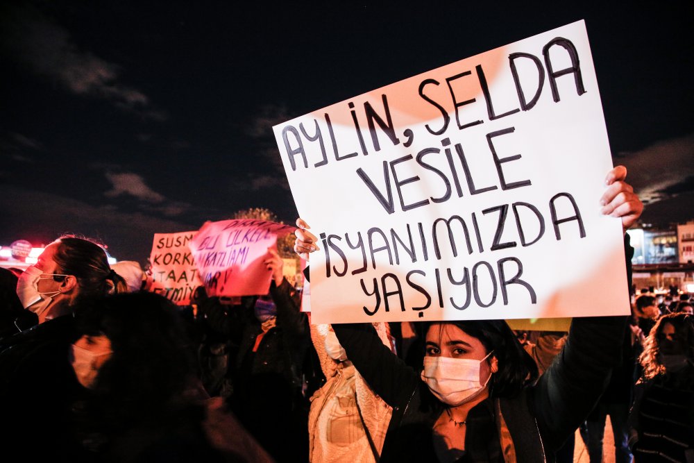Kadıköy'de kadın cinayetleri protestosu