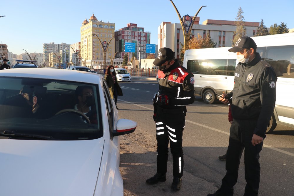 Mardin'de polis ve zabıtadan yeni yıl öncesi sıkı denetim