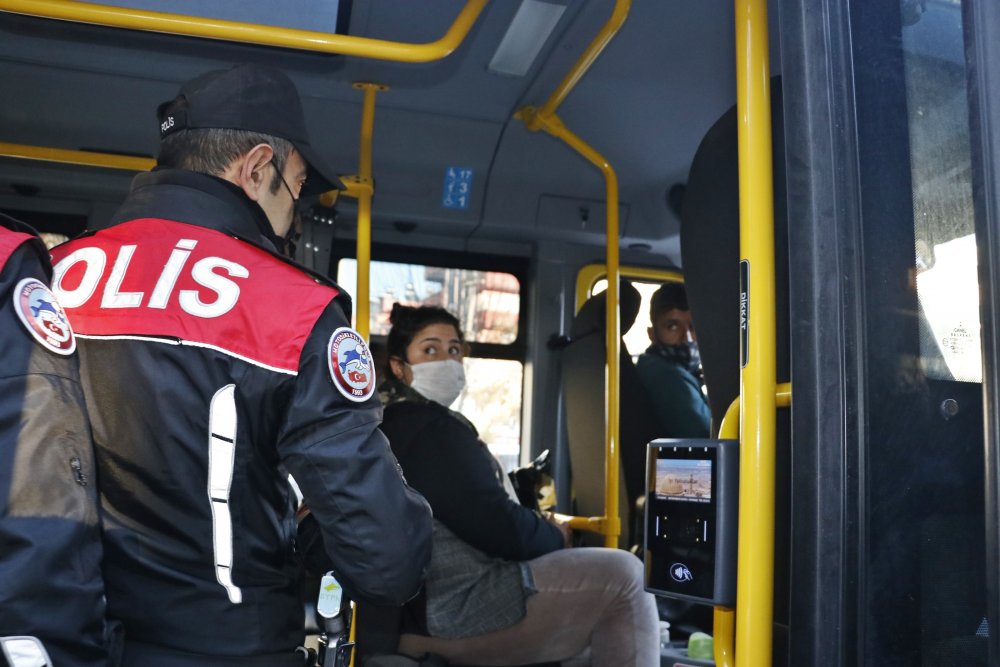 Mardin'de polis ve zabıtadan yeni yıl öncesi sıkı denetim