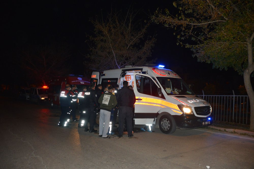 Otomobil sulama kanalına uçtu: 2 yaralı