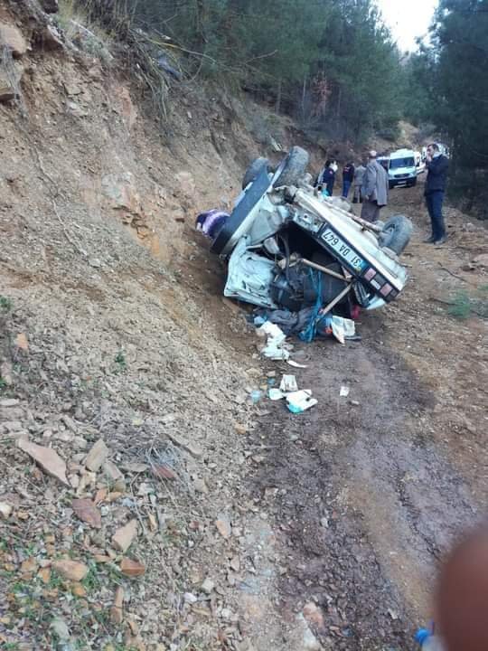 Otomobil uçuruma devrildi: 1 ölü, 3 yaralı