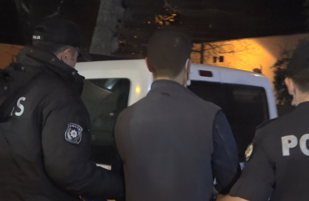 2020'nin son saatlerinde eşine tüfekle ateş açıp kaçtı