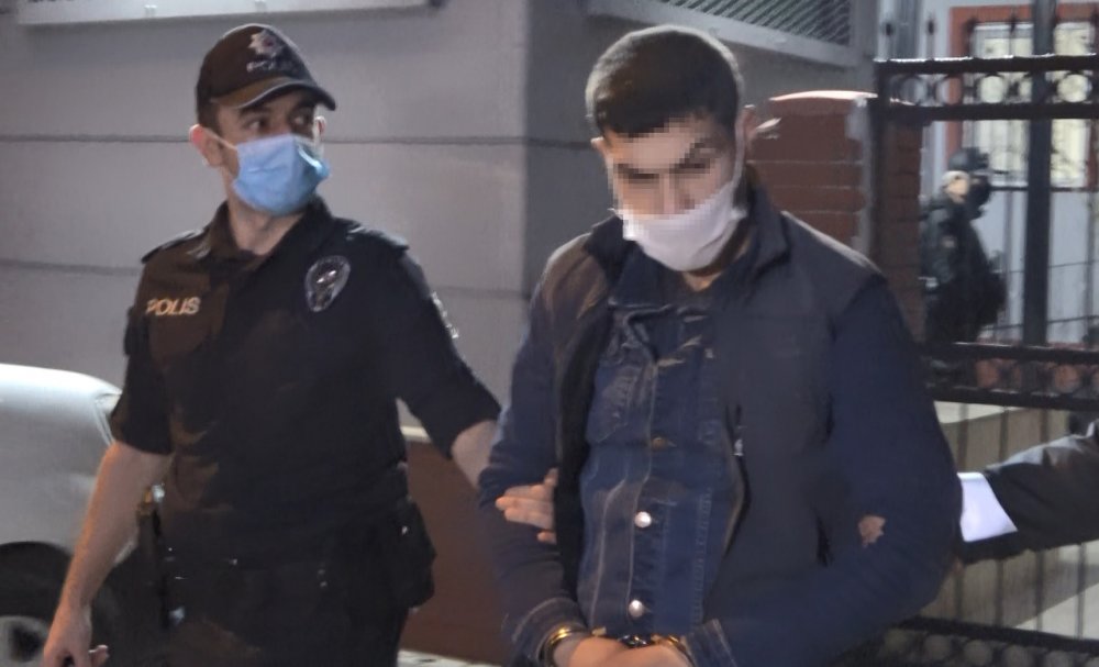 2020'nin son saatlerinde eşine tüfekle ateş açıp kaçtı