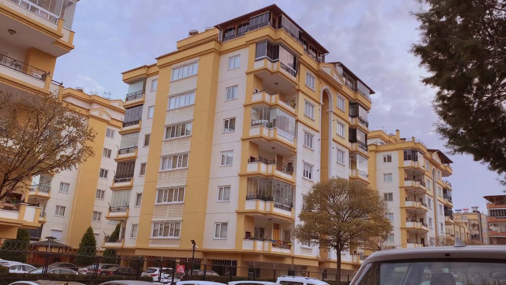 7'nci kat balkonundan atlayan liseli Feyza Nur, hayatını kaybetti