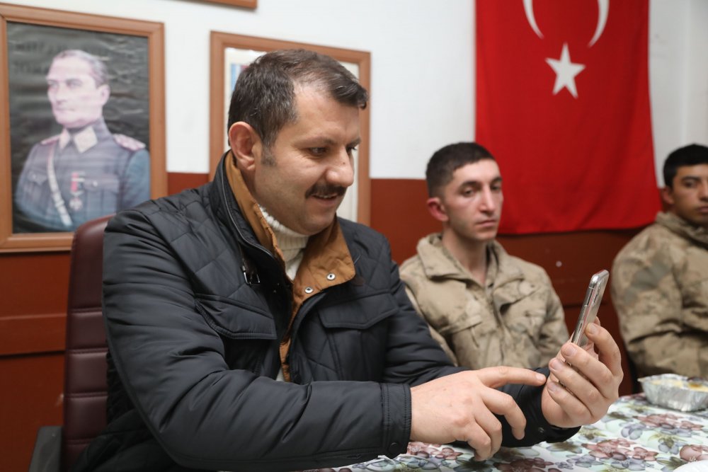 Bakan Soylu'dan, Sivas'taki askerlere sürpriz kutlama 