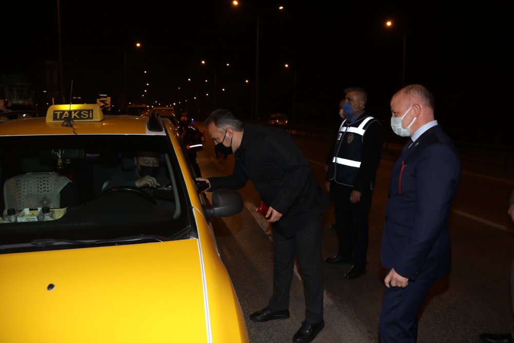 Bursa'da 2020'nin son, 2021'in ilk bebeğini Başkan Aktaş ziyaret etti