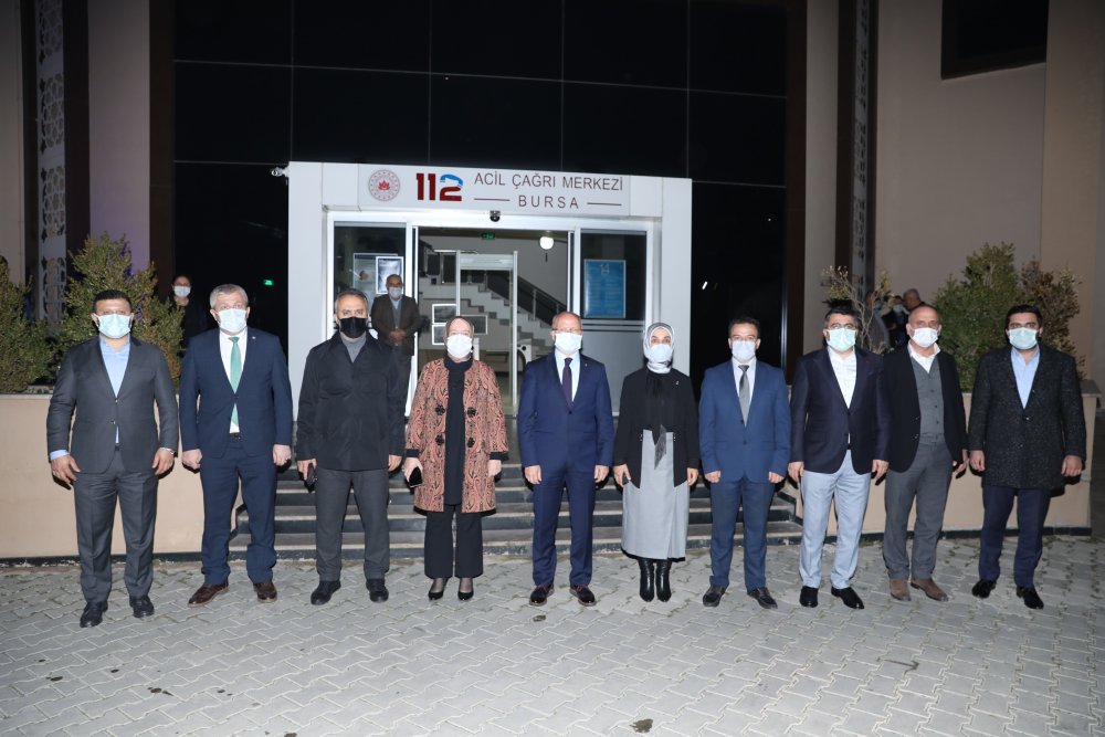 Bursa'da 2020'nin son, 2021'in ilk bebeğini Başkan Aktaş ziyaret etti