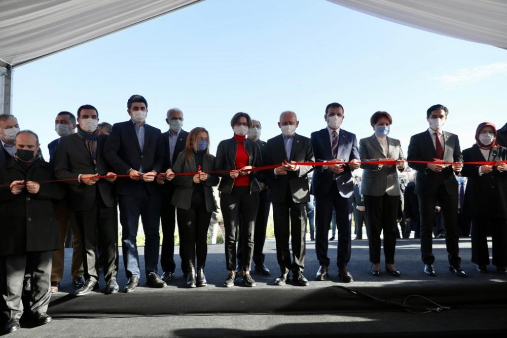 Kılıçdaroğlu ve Akşener'in katıldığı törenle Eminönü-Alibeyköy tramvay hattının ilk kısmı açıldı