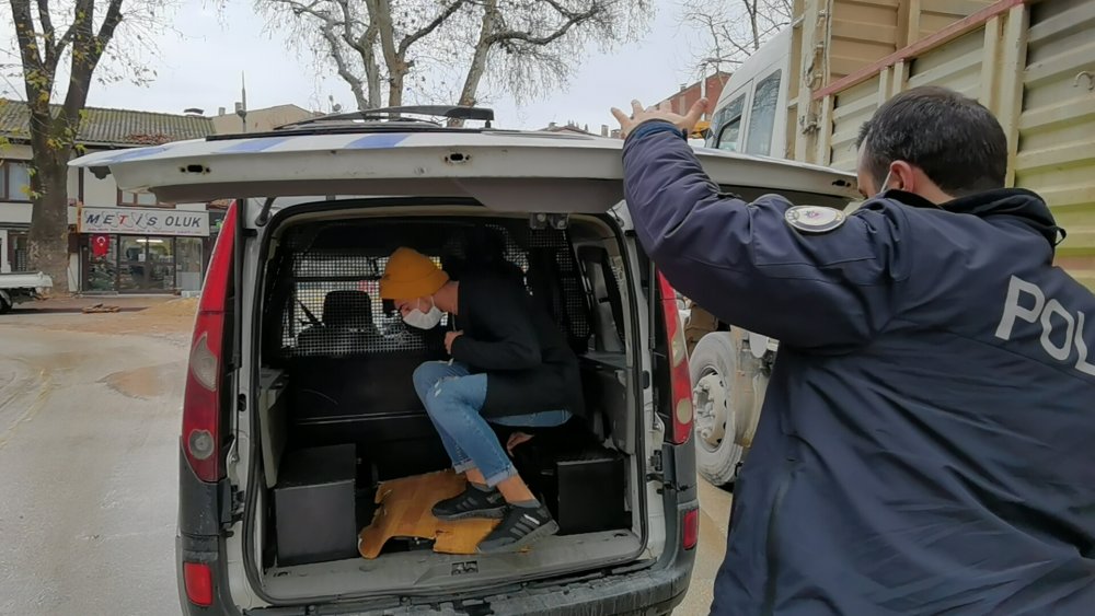 Marketten hırsızlık şüphelisine sokağa çıkma cezası