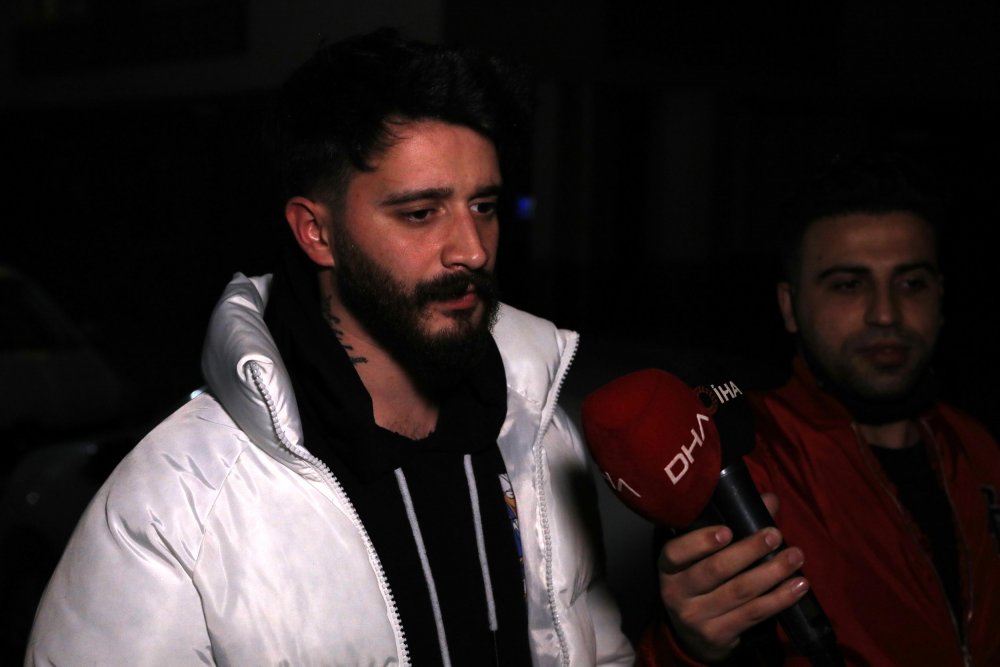 Site sakinleri meşalelerle geceyi aydınlattı, İstiklal Marşı'yla 2021’i karşıladı