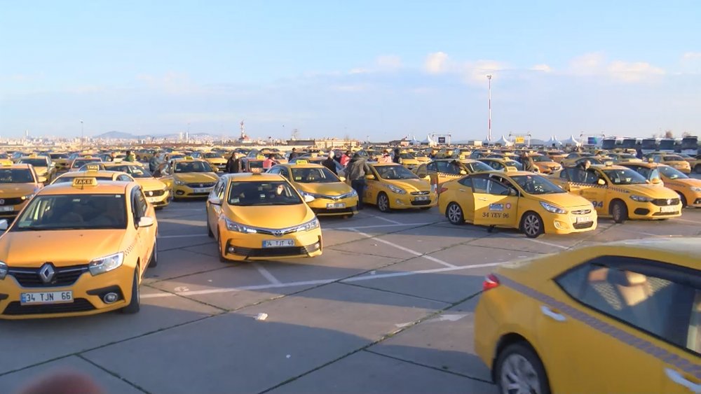 Taksimetre güncelleme kuyruğu akşam saatlerinde de devam etti