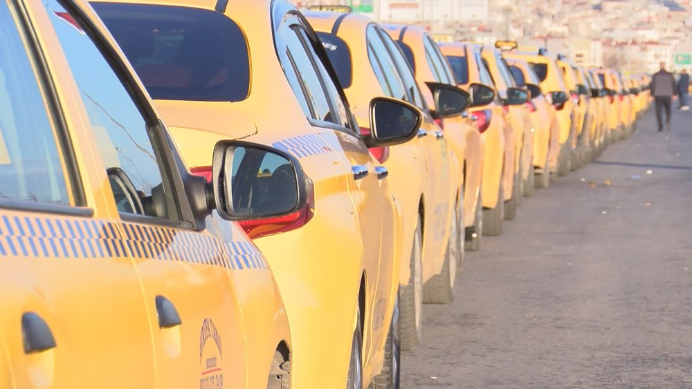 Taksimetre güncelleme kuyruğu akşam saatlerinde de devam etti