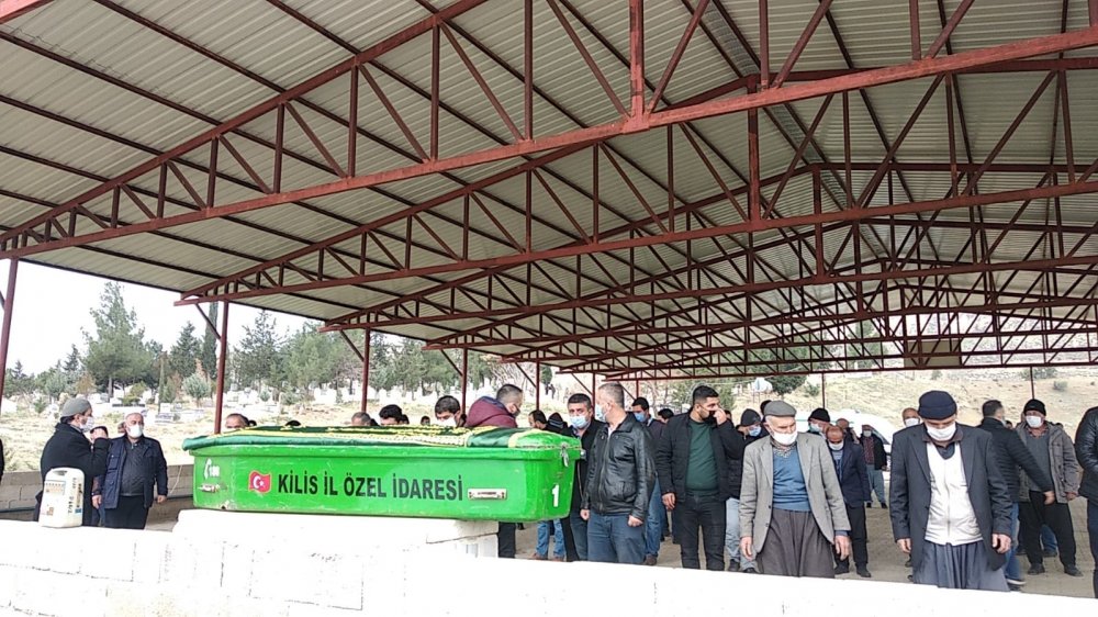 Hastane yangınında yaralanan akademisyen, hayatını kaybetti