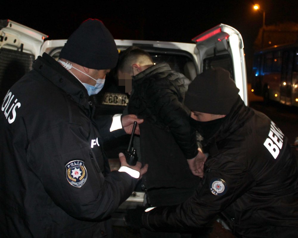 Kayseri'de 15 yaşındaki 2 çocuk, ellerinde tüfekle yakalandı