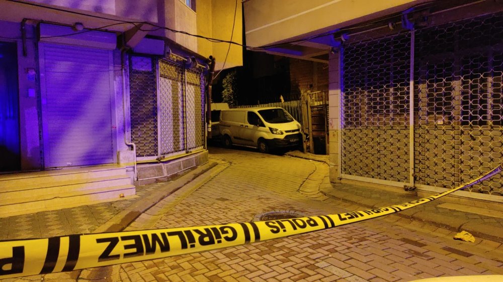 Zeytinburnu'nda 1,5 yaşındaki çocuk ikinci kattan aşağı düştü
