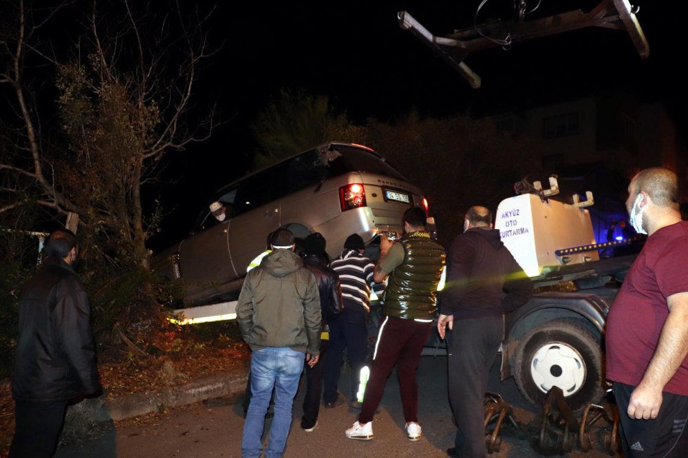Alkollü sürücü, dün satışa koyduğu cipiyle tarlaya uçtu
