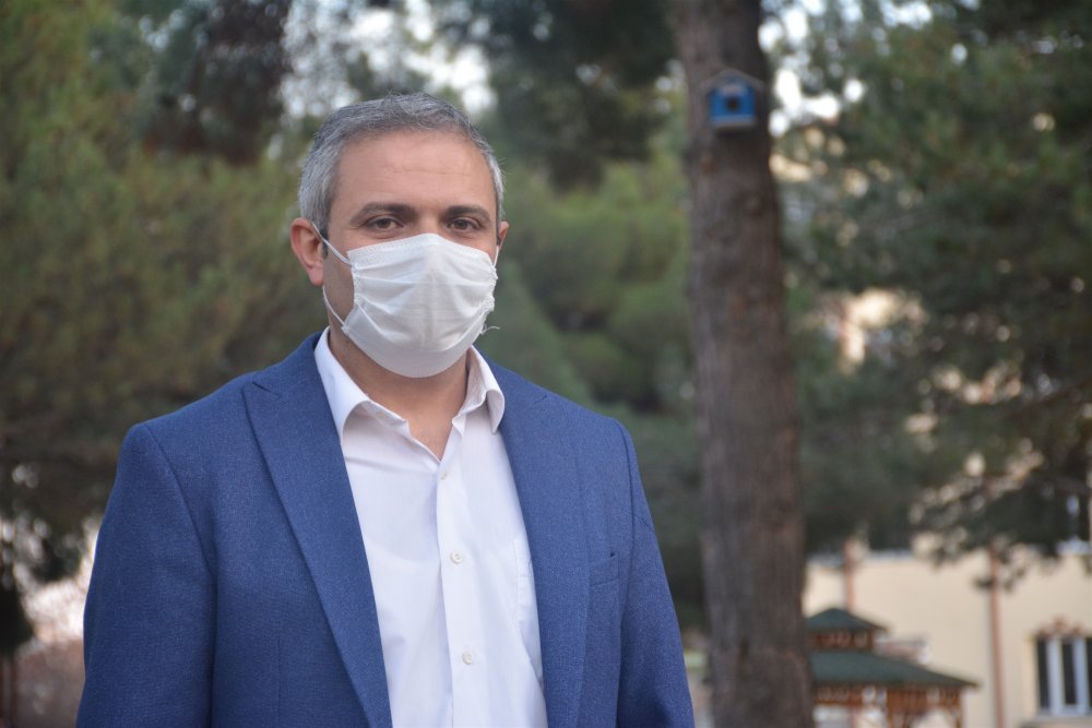 Atık malzemelerden kuşlar için yuva yaptılar