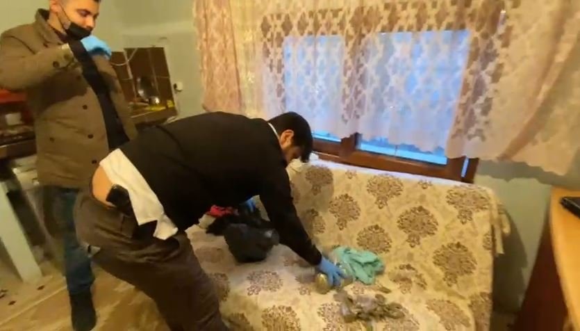 Beyoğlu'nda uyuşturucu operasyonu kamerada