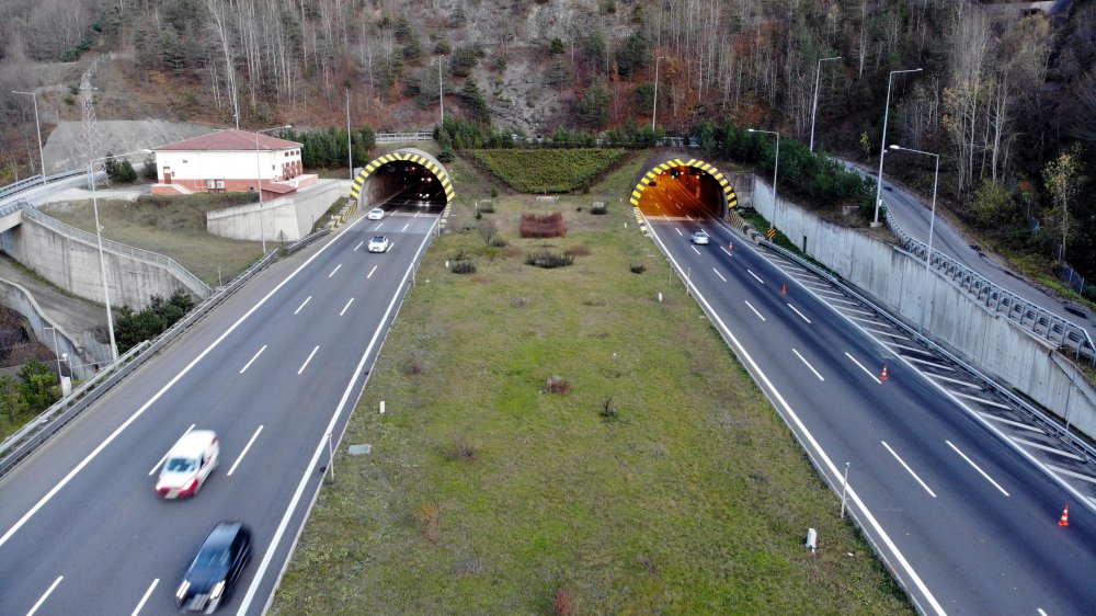 Bolu Dağı Tüneli'nden 2020'de 11 milyon araç geçti