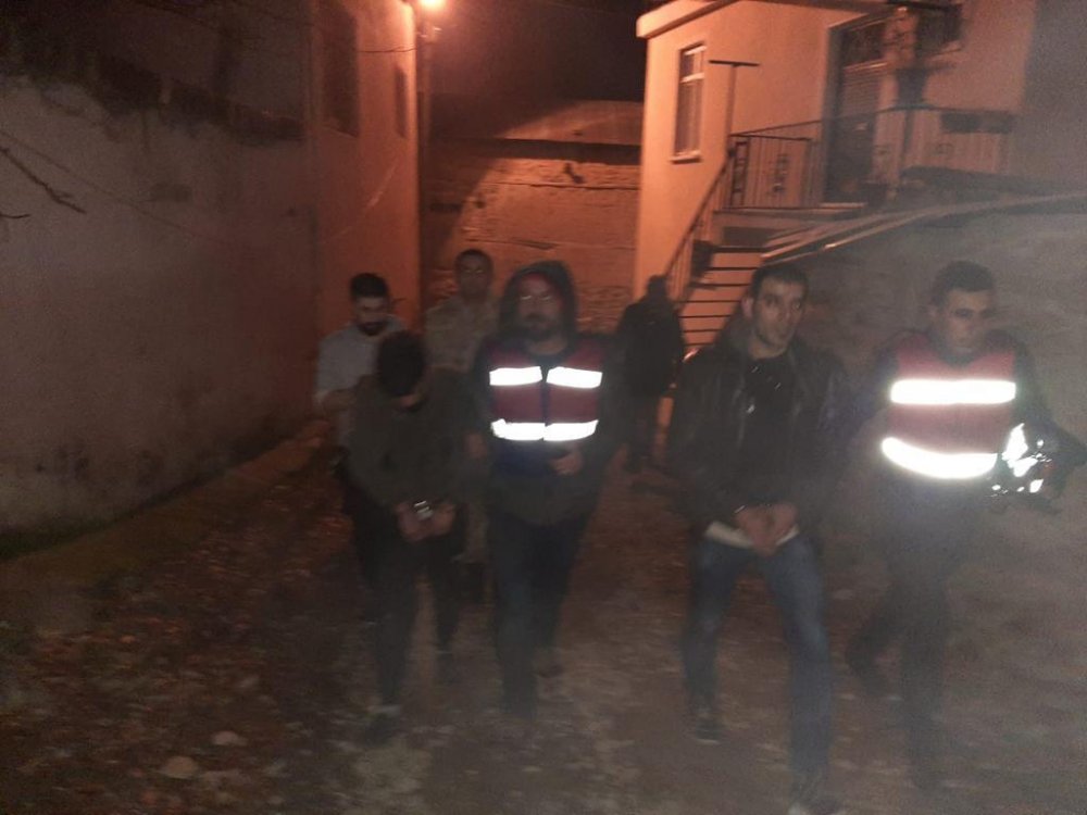 Elazığ'da kaçak kazıya suçüstü: 3 gözaltı