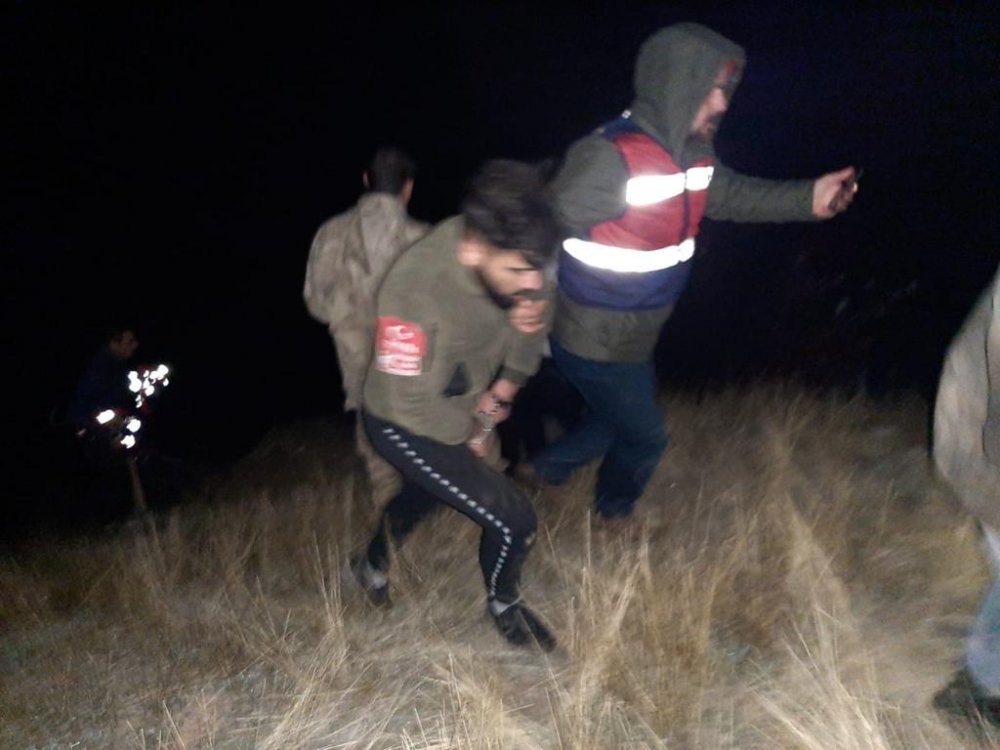 Elazığ'da kaçak kazıya suçüstü: 3 gözaltı