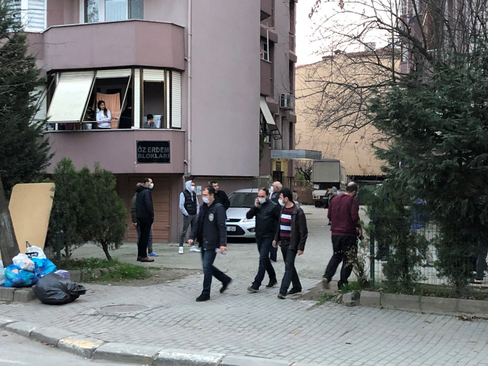Evde tartışan kardeşler birbirlerini bıçakladı 