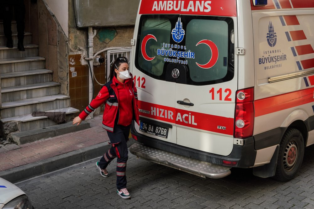 Fatih'te Afganistan uyruklu genç arkadaşının evinde ölü bulundu