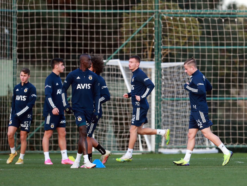 Fenerbahçe'de Ozan ve Gustavo negatif, Tolga sakat