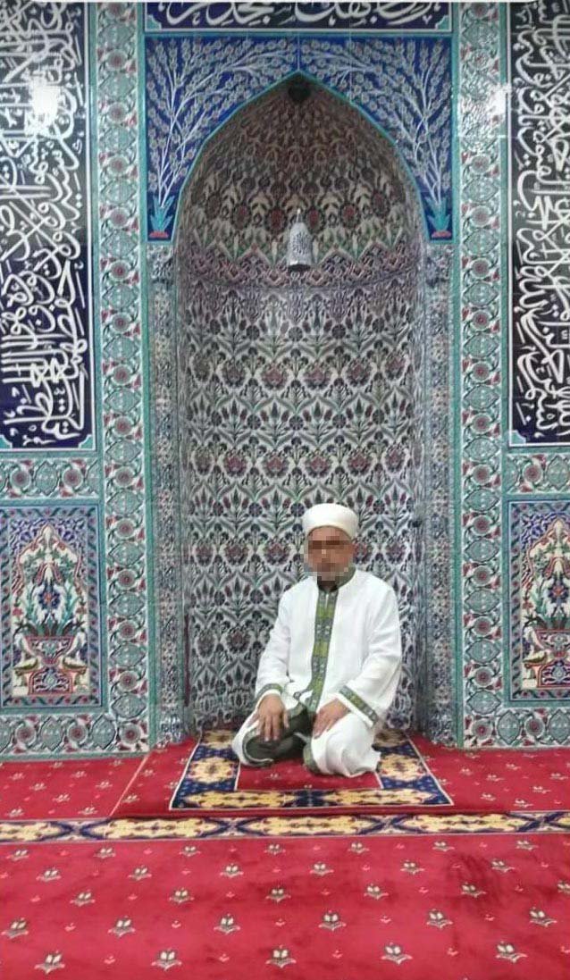 Koronavirüslü cenazeleri yıkamak için ailelerden para isteyen imama soruşturma