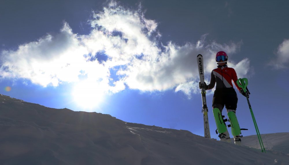 Palandöken'de kısıtlamada sadece milli sporcular kayabildi
