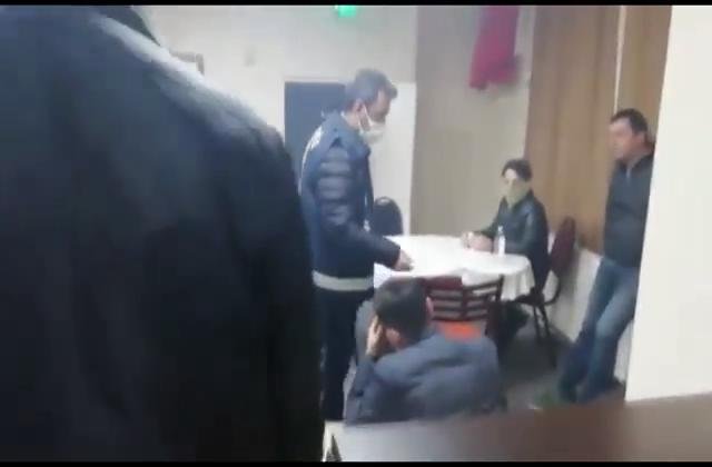 Üsküdar'da dernek tabelalı iş yerine baskın;  21 kişiye cezai işlem uygulandı 