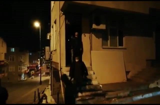Üsküdar'da dernek tabelalı iş yerine baskın;  21 kişiye cezai işlem uygulandı 