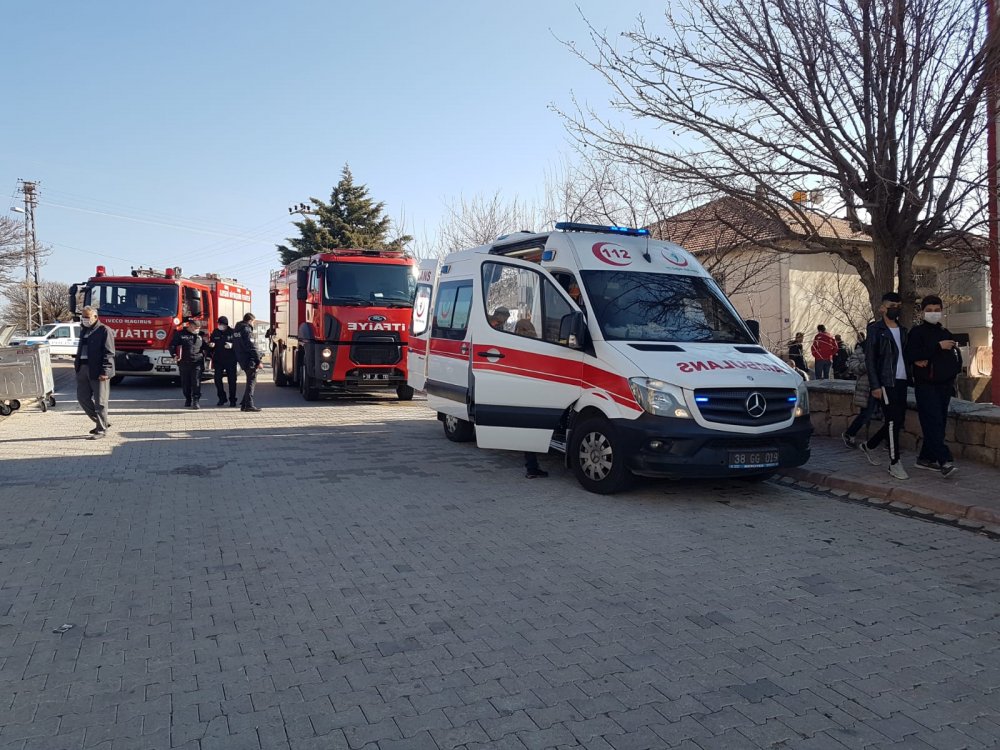 Yalnız yaşadığı evinde çıkan yangında öldü