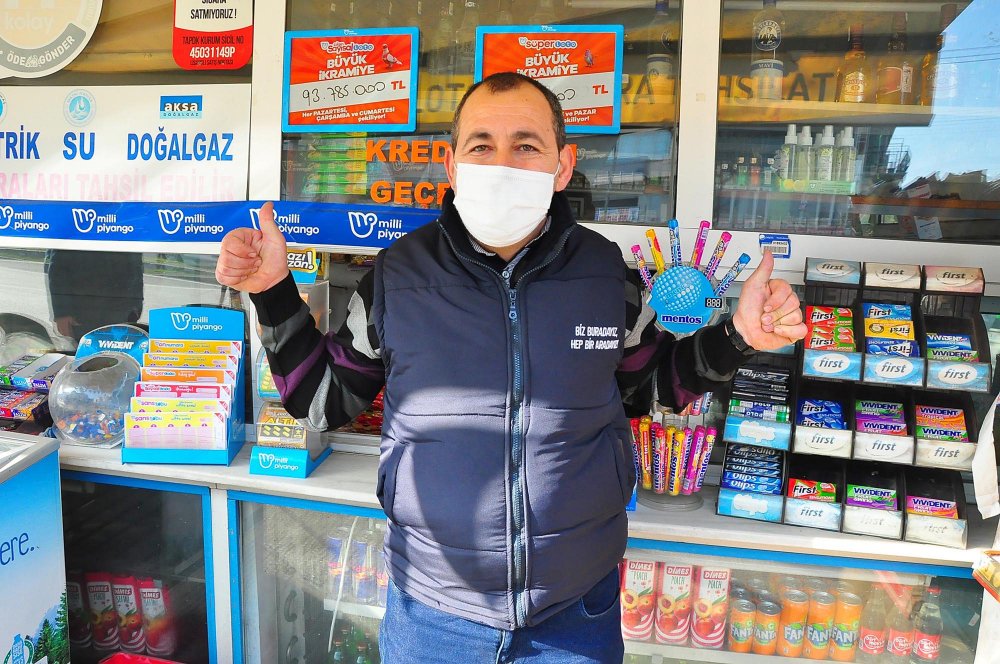 25 milyon TL'lik çeyrek bileti satan bayi altınla ödüllendirildi