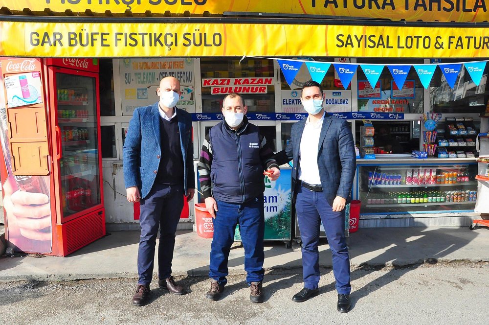 25 milyon TL'lik çeyrek bileti satan bayi altınla ödüllendirildi