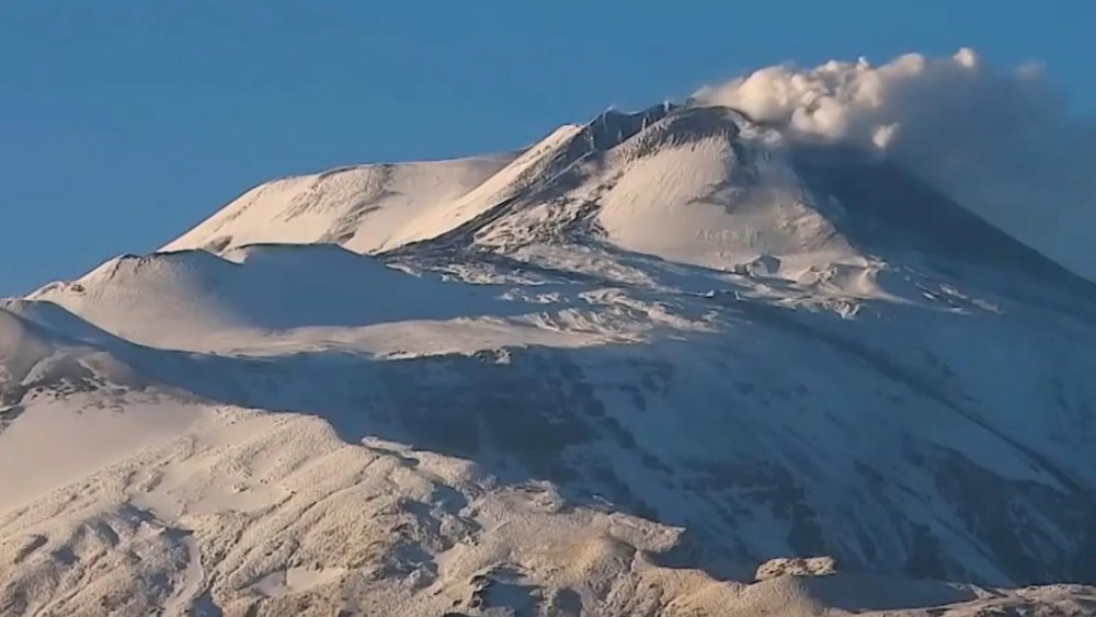 Etna Yanardağı yeniden harekete geçti