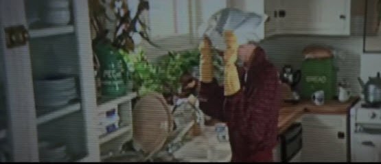 FİLMDEN ETKİLENDİĞİ SANILIYOR: Ülkesinde de otopsi yapılacağı öğrenilen Ukraynalı Kristina, ölmeden 4 gün önce internetten kelepçe siparişi vermiş