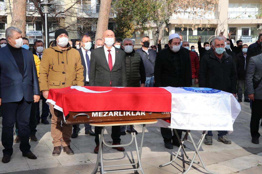 Koronavirüsten ölen sendika başkanı, toprağa verildi