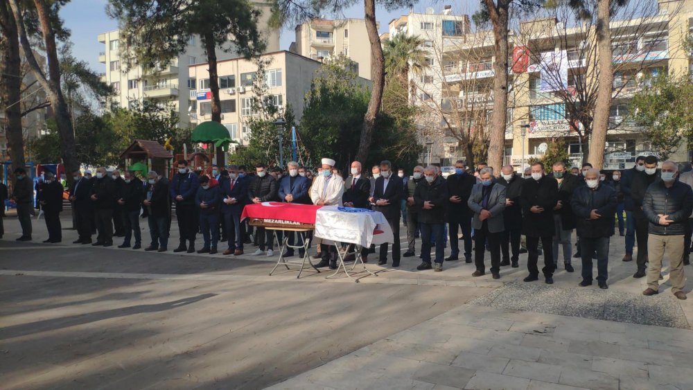 Koronavirüsten ölen sendika başkanı, toprağa verildi