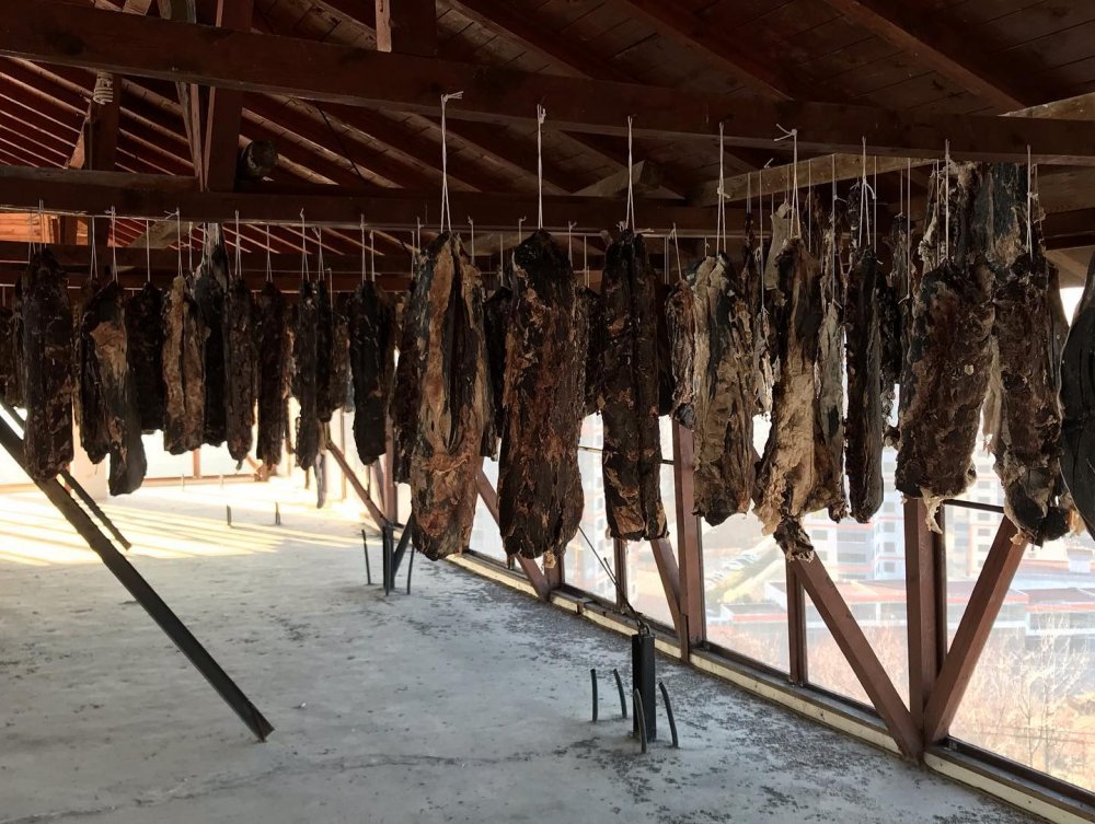 Vedat Milor'un pastırma anketi, Kayseri ile Kastamonulu üreticileri karşı karşıya getirdi