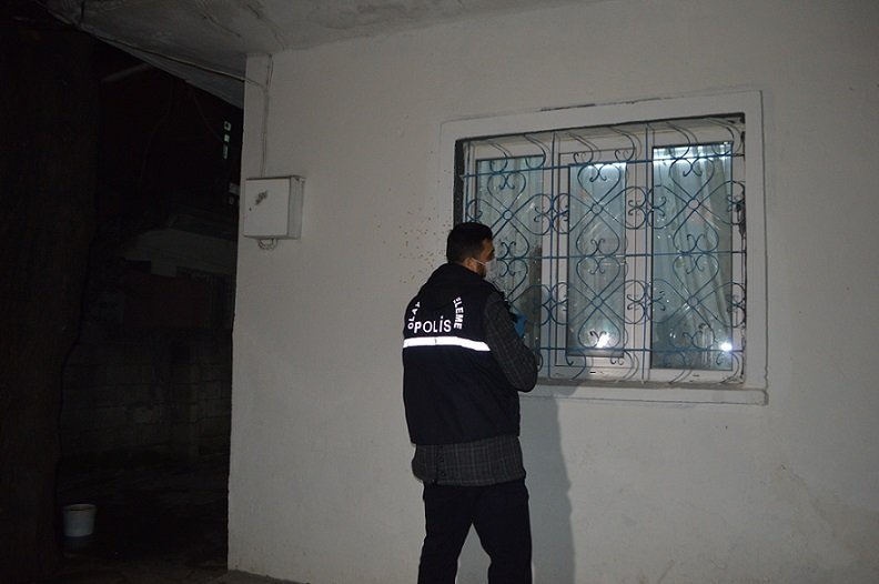 Adıyaman’da eve pompalı tüfekle ateş açıldı