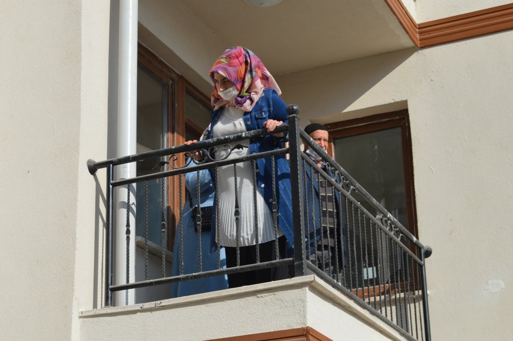 Elazığ'da depremzedeler için yapılan yeni konutlarda yaşam başladı