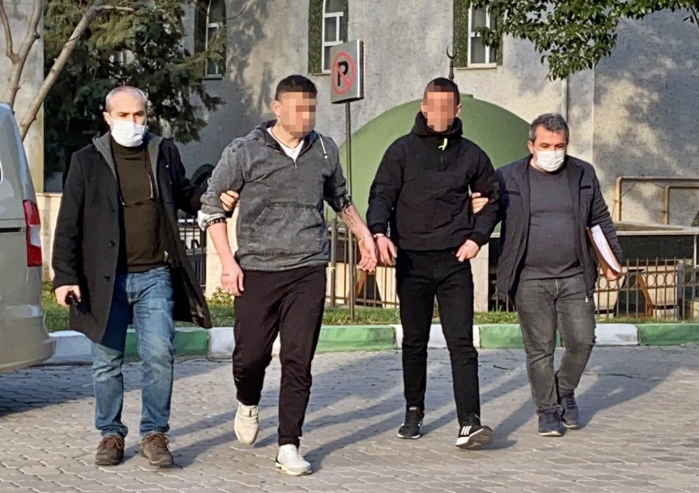 Fotoğraflarından teşhis edilen 2 gaspçı yakalandı