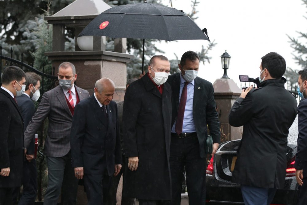 Sürpriz 1 saat 10 dakika: Cumhurbaşkanı Erdoğan, Bahçeli ile evinde görüştü