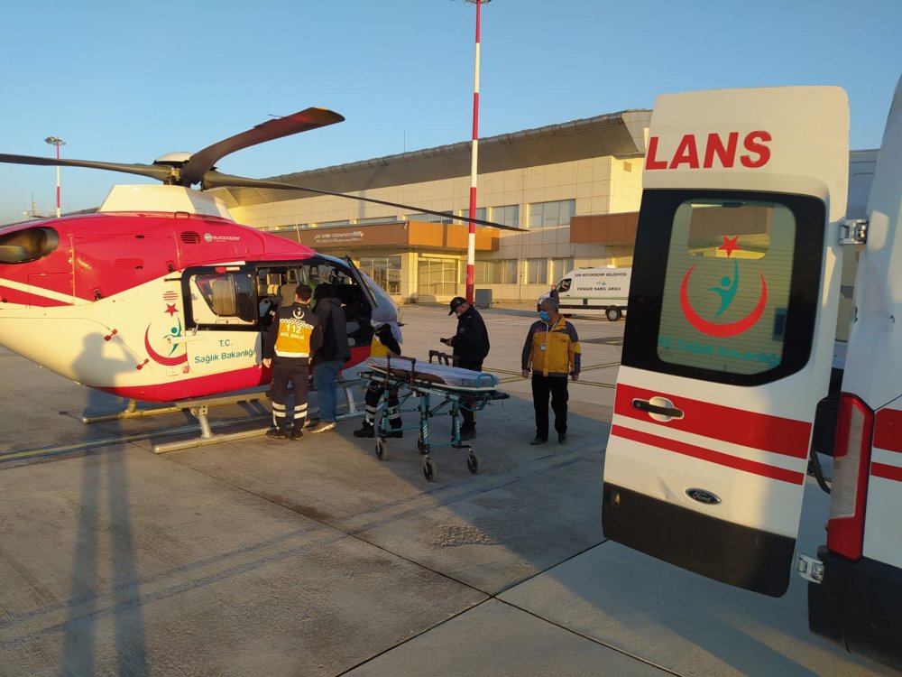 Başkale ve Bahçesaray'da durumları ağır olan 3 hasta, ambulans helikopterle Van'a getirildi