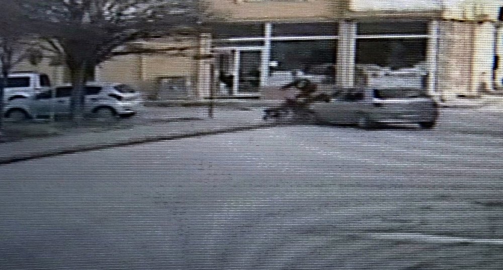 Edirne’de otomobille motosikletin çarpıştığı kaza kamera GÖRÜNTÜLERİNE ULAŞILDI