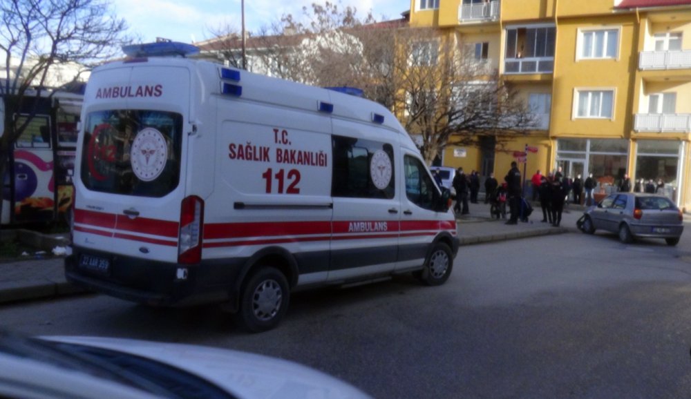 Edirne’de otomobille motosikletin çarpıştığı kaza kamera GÖRÜNTÜLERİNE ULAŞILDI