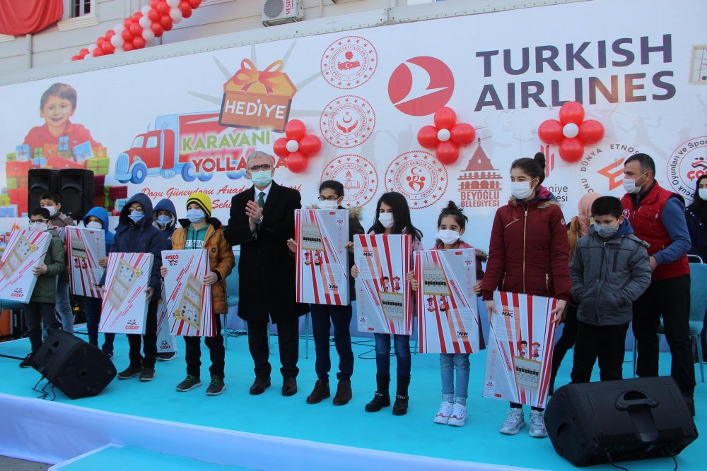 'Hediye Karavanı'nın son durağı Diyarbakır