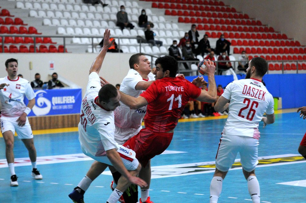 Hentbol Milli Takımı, Polonya’ya 29-24 yenildi