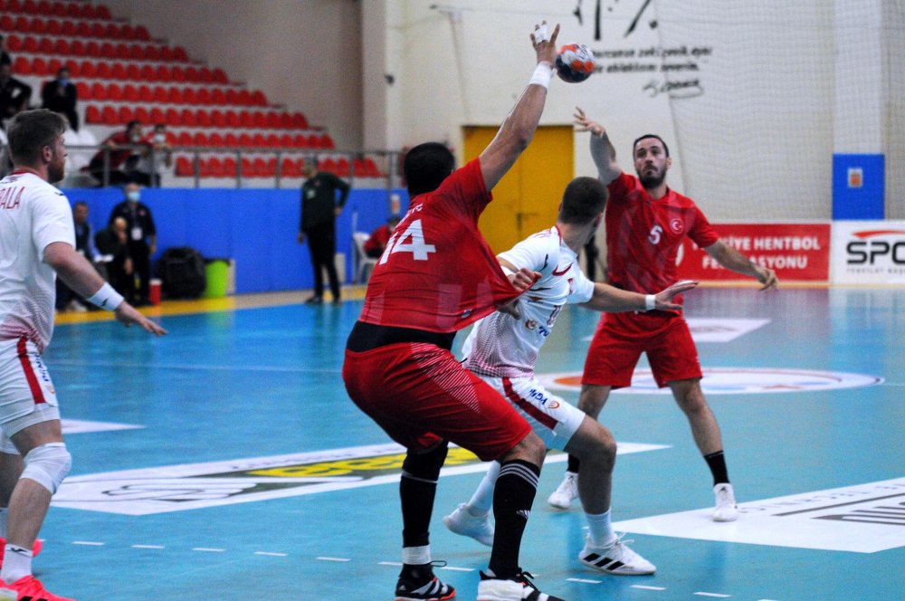 Hentbol Milli Takımı, Polonya’ya 29-24 yenildi